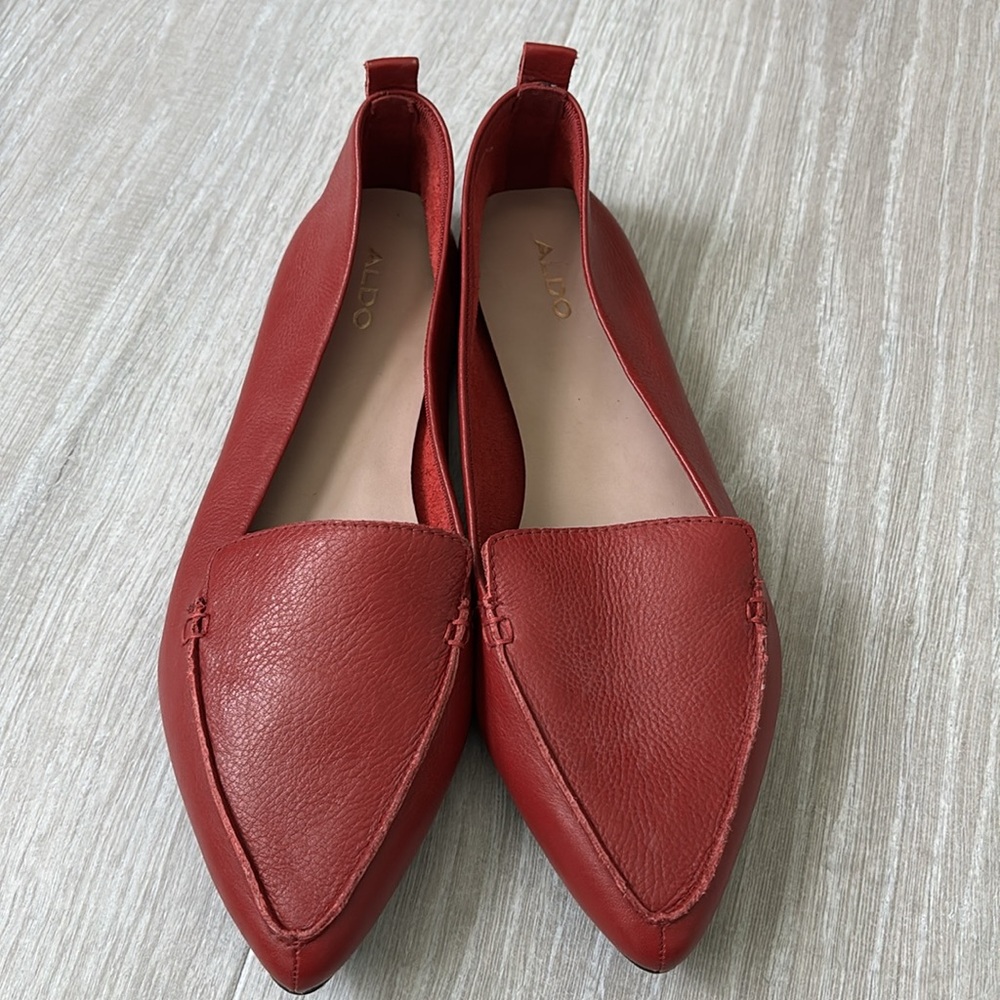 Aldo woman’s Red Leather Pointed Toe Flats size 9 - Picture 2 of 9